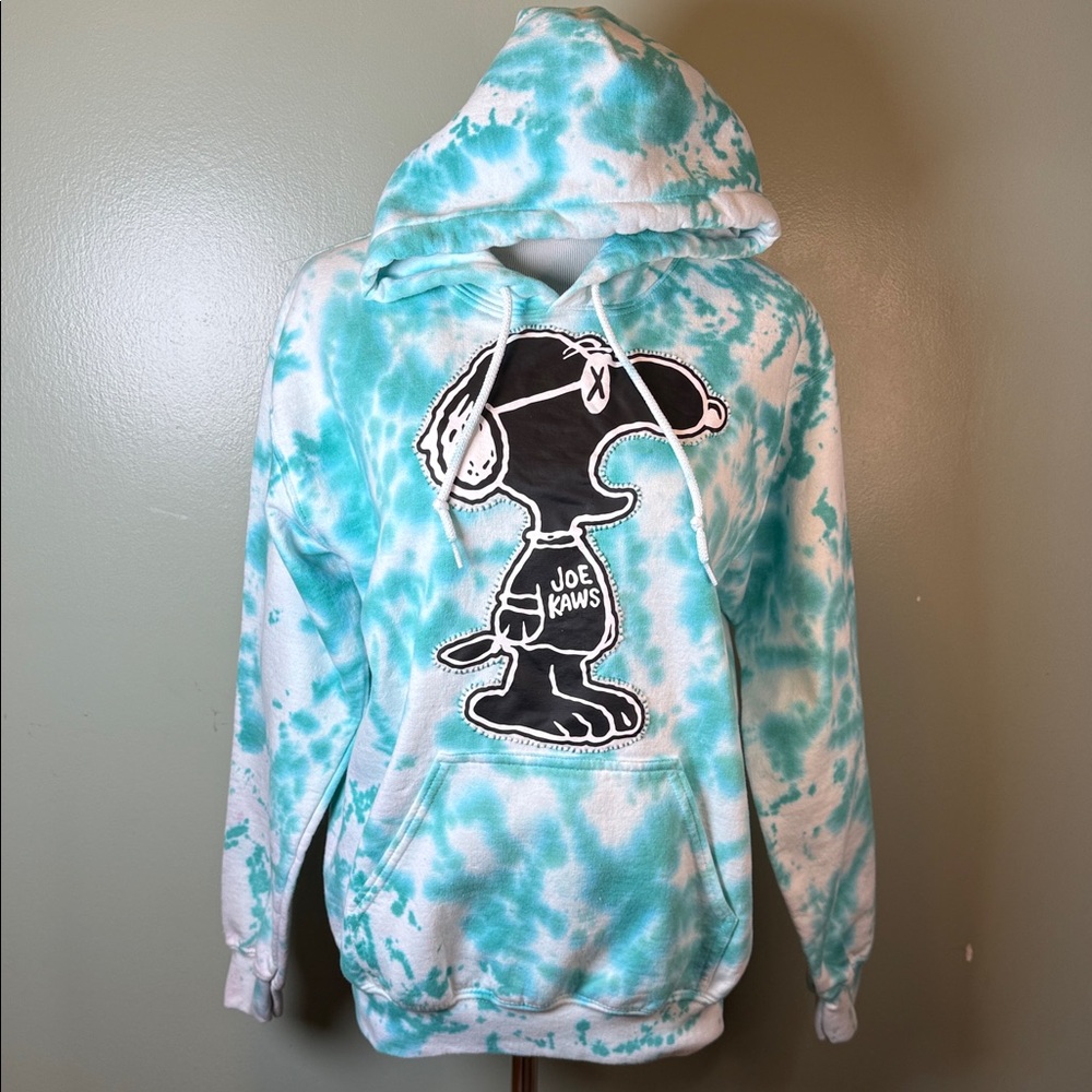 Women’s tye dye hooded sweatshirt with snoopy patch